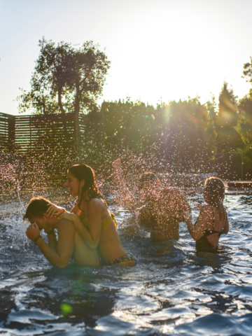 The Time Rule Spanish People Follow That Would End American Friendships