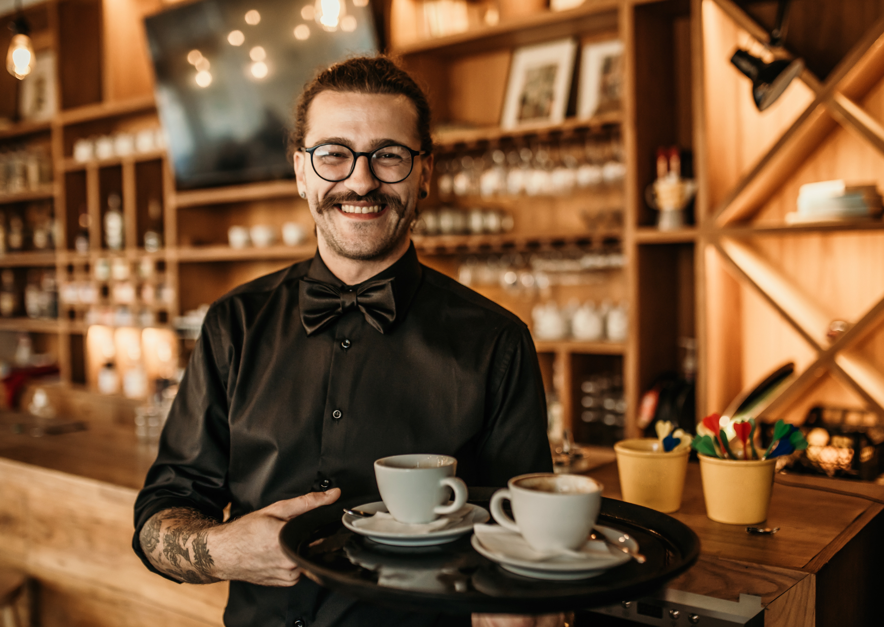 American Smile That Confuses European Waiters 4