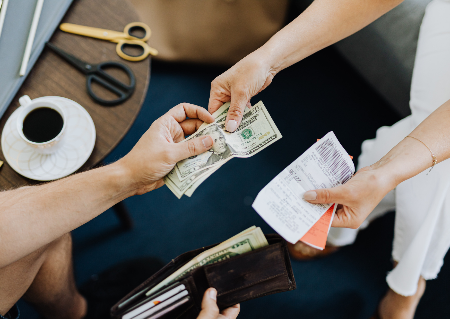 The Bill Splitting Method Europeans Use That Makes Americans Look Cheap and Desperate at Dinner 2 Bill Splitting Method Europeans Use 5 1