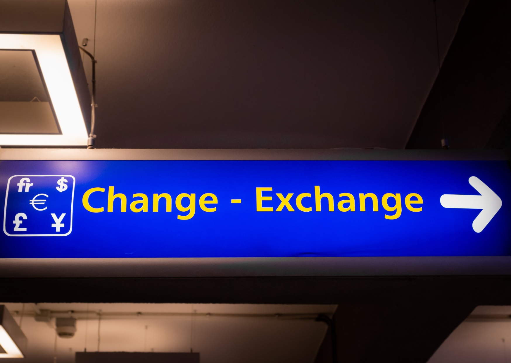 The Hidden Airport Currency Scam That Could Cost You Hundreds 5 Currency Exchange Trick at European Airports 4