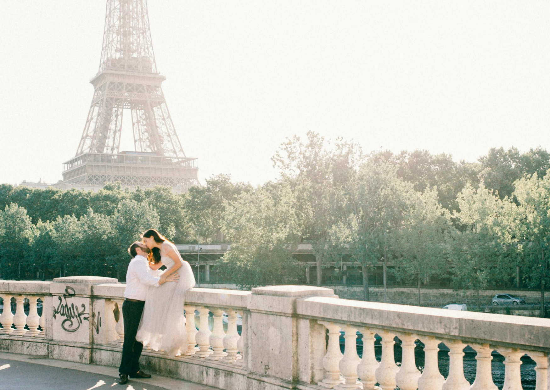 The Public Kissing Habit in France That Americans Find Scandalous 1 French Couples Kiss Here 3