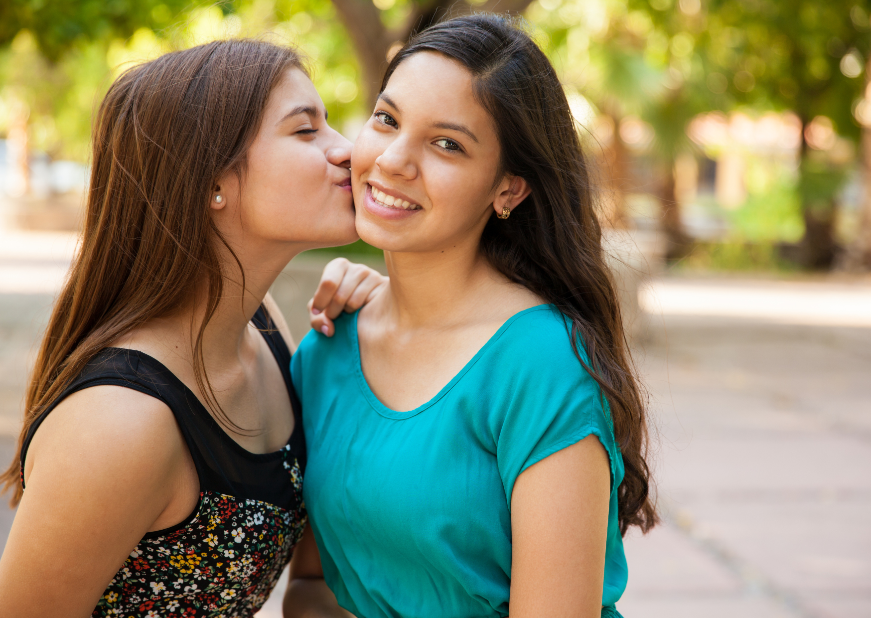 Why Italian Husbands Kiss Their Friends in Ways American Wives Consider Affairs 5 Italian Husbands Kiss Their Friends 4