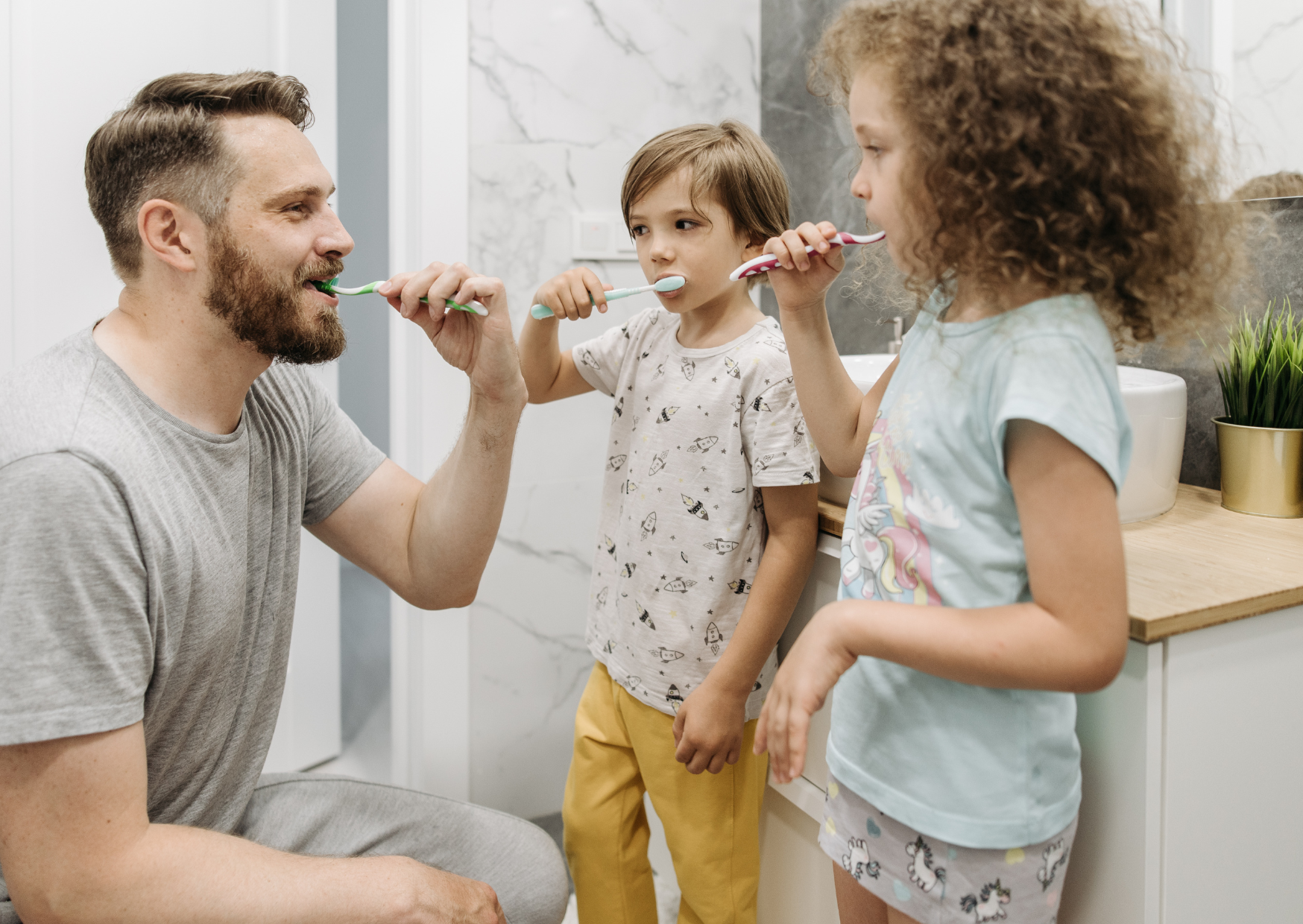 The Toothpaste Ingredient Europeans Avoid That Americans Use Daily 3 Toothpaste Ingredient Europeans Avoid 4