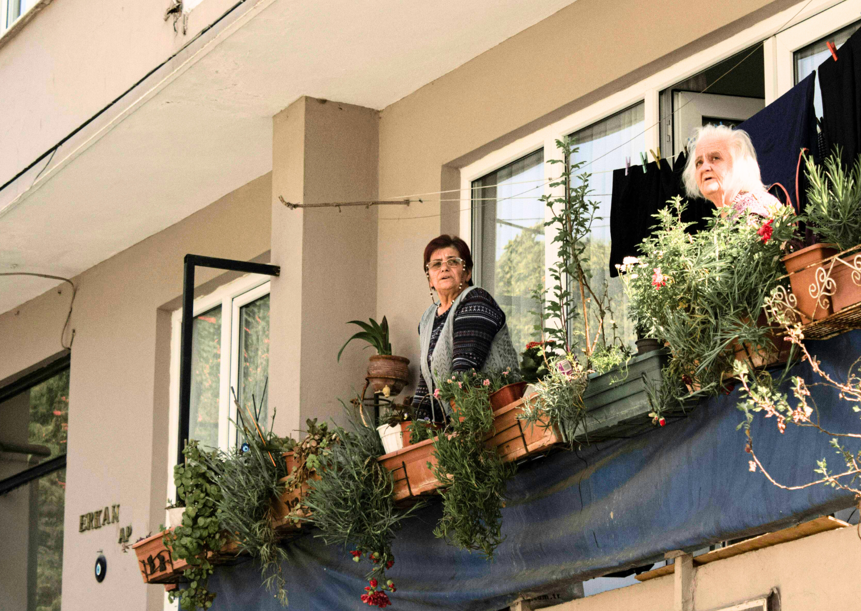 The Community Obligation Spanish People Accept That Would Drive Americans to Move 4 Community Obligation Spanish People Accept 3