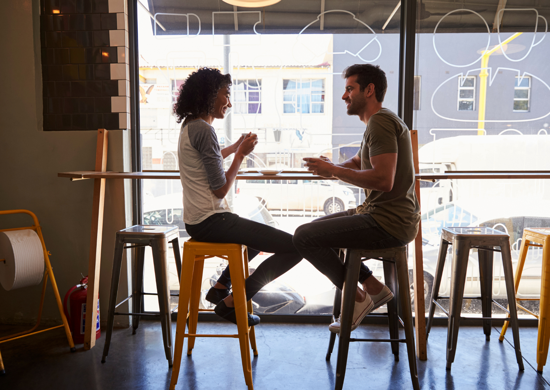 Why European Men’s First Date Behavior Shocks American Women 5 European men 7