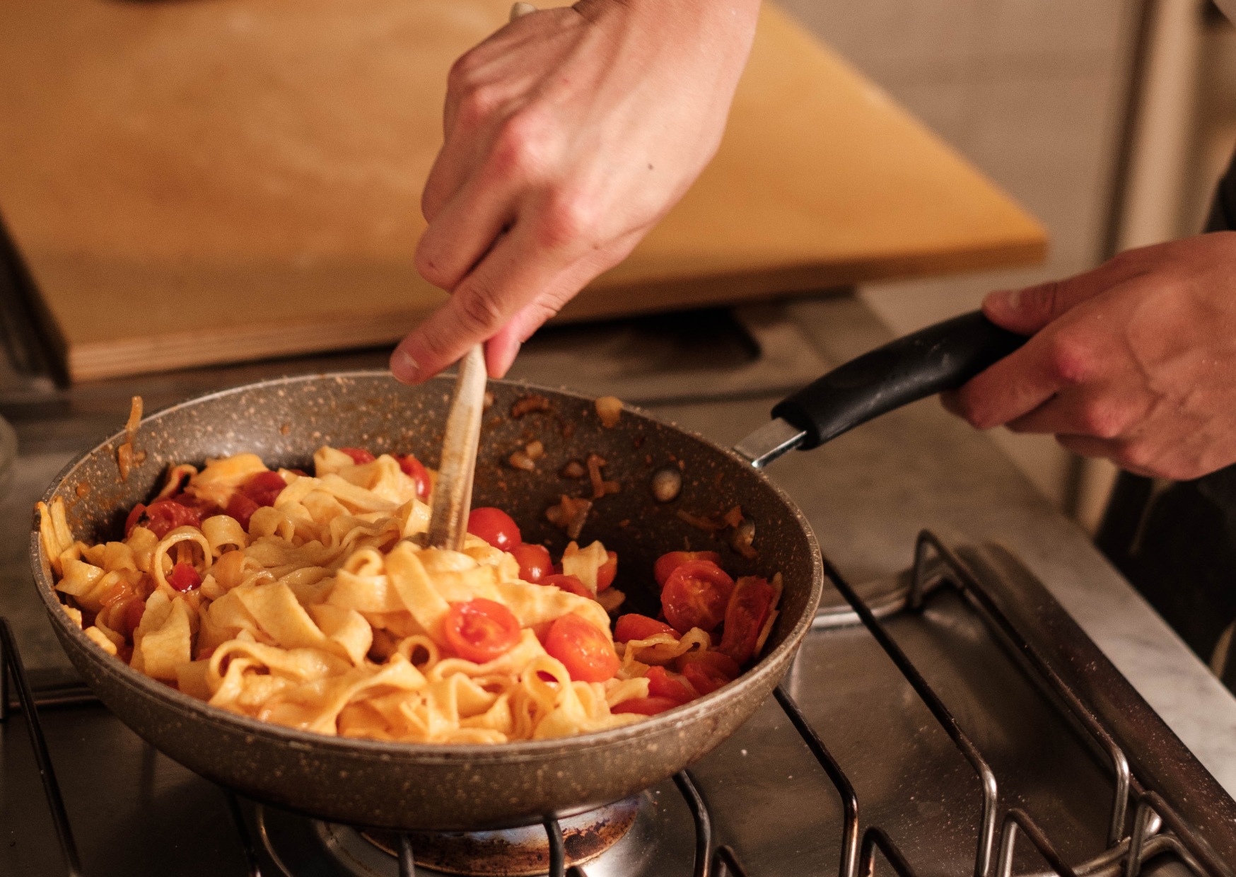 cooking pasta in Naples 6