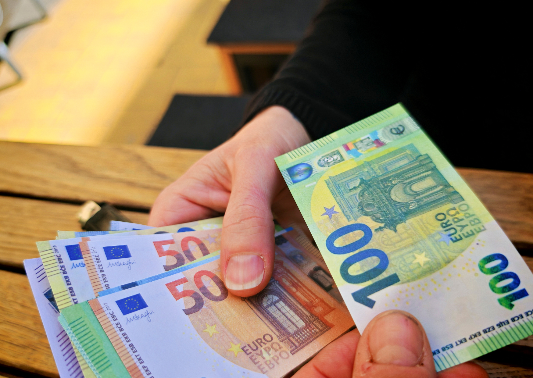 The Cash Only Reality in 2025 Berlin That Traps Americans Daily 5 Paying cash in Germany