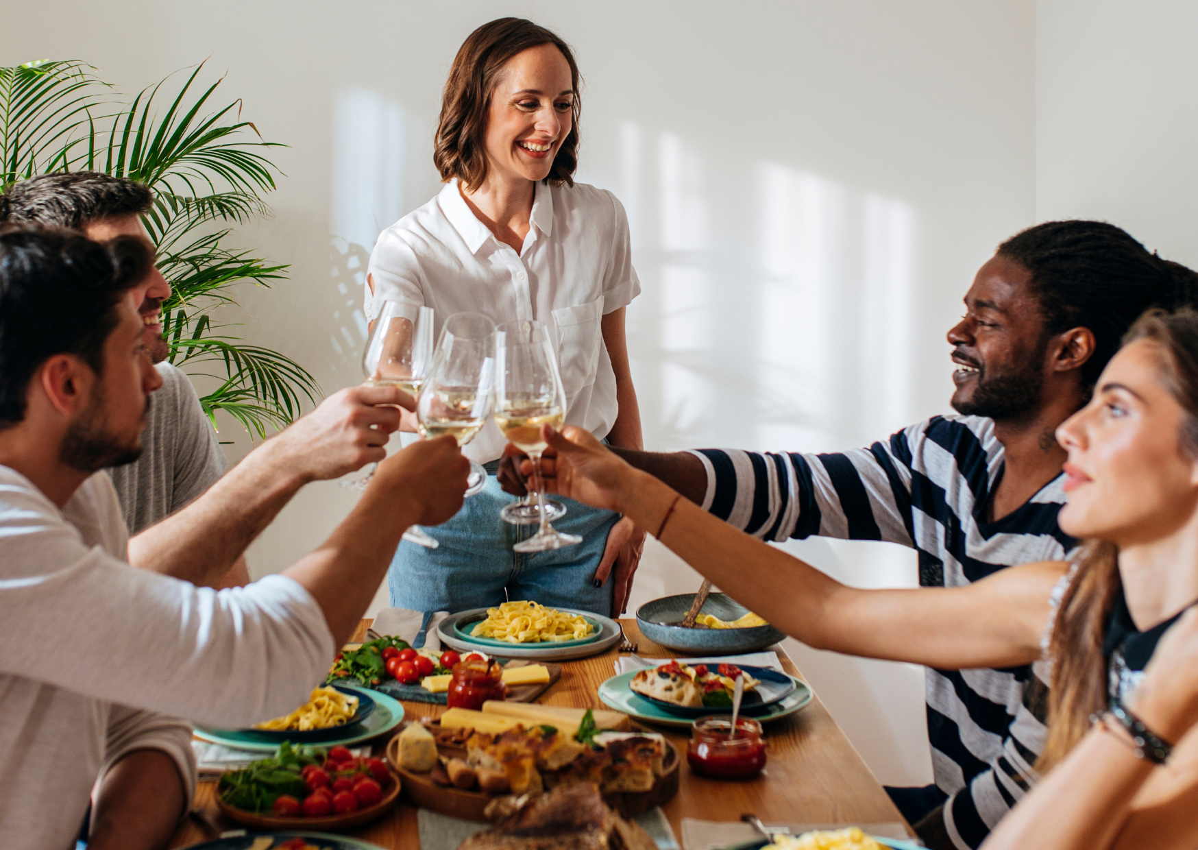 Why Arriving On Time to a Spanish Dinner Party Makes You the Rude One 1 Spanish parties