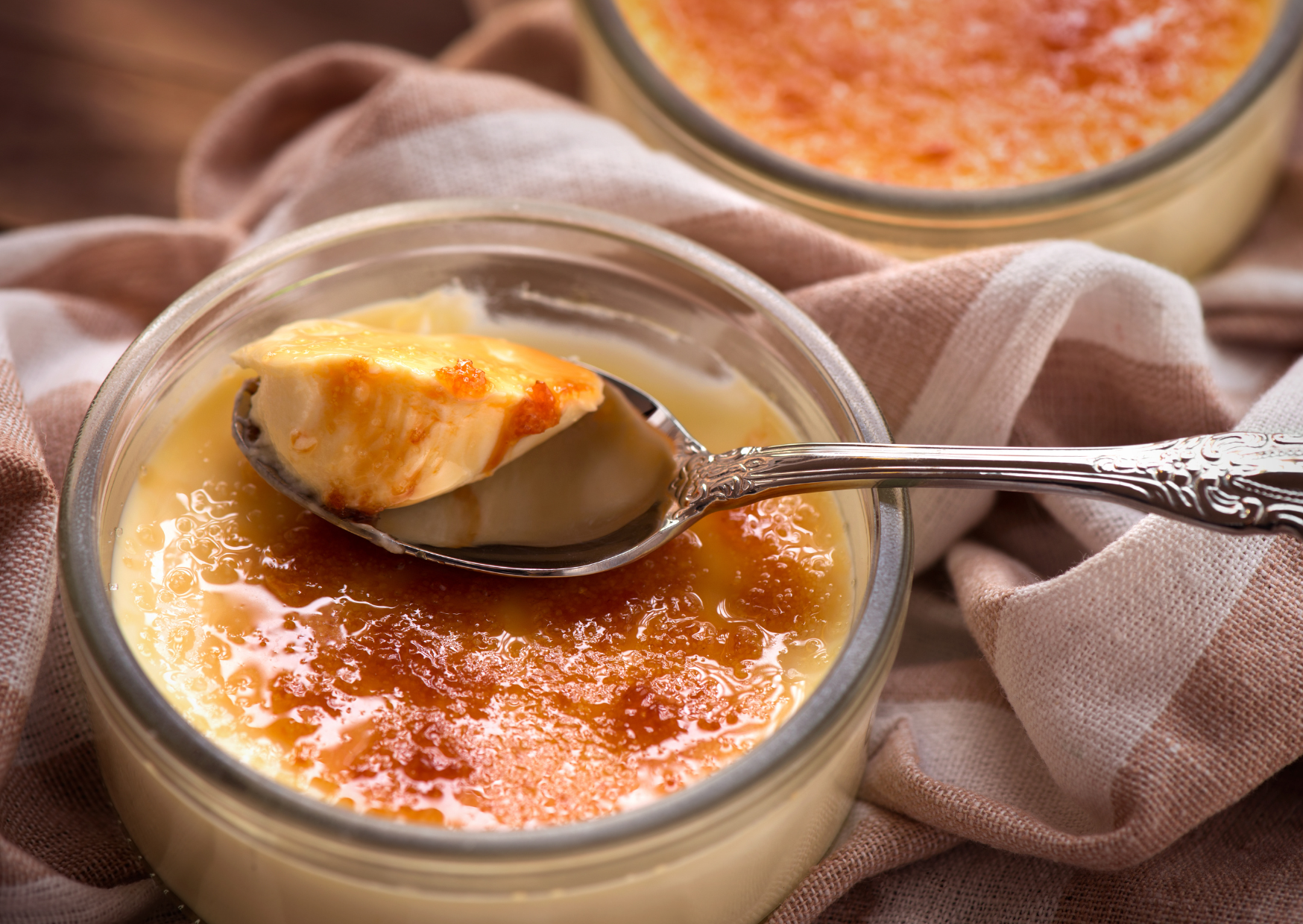 Why French Crème Brûlée Hits Your Body Differently Than American Cheesecake 3 french creme brulee 4