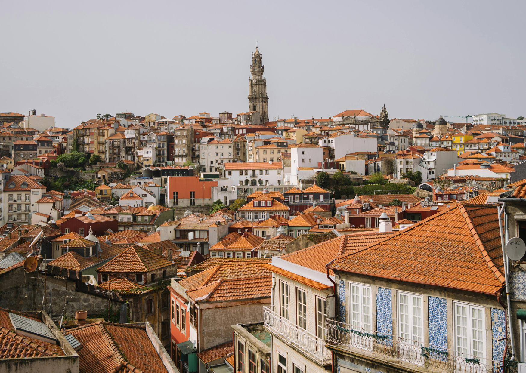 She Sold Her Life in the U.S. and Moved to Porto: The Surprising Bank Balance After 12 Months 1 living in Porto 5