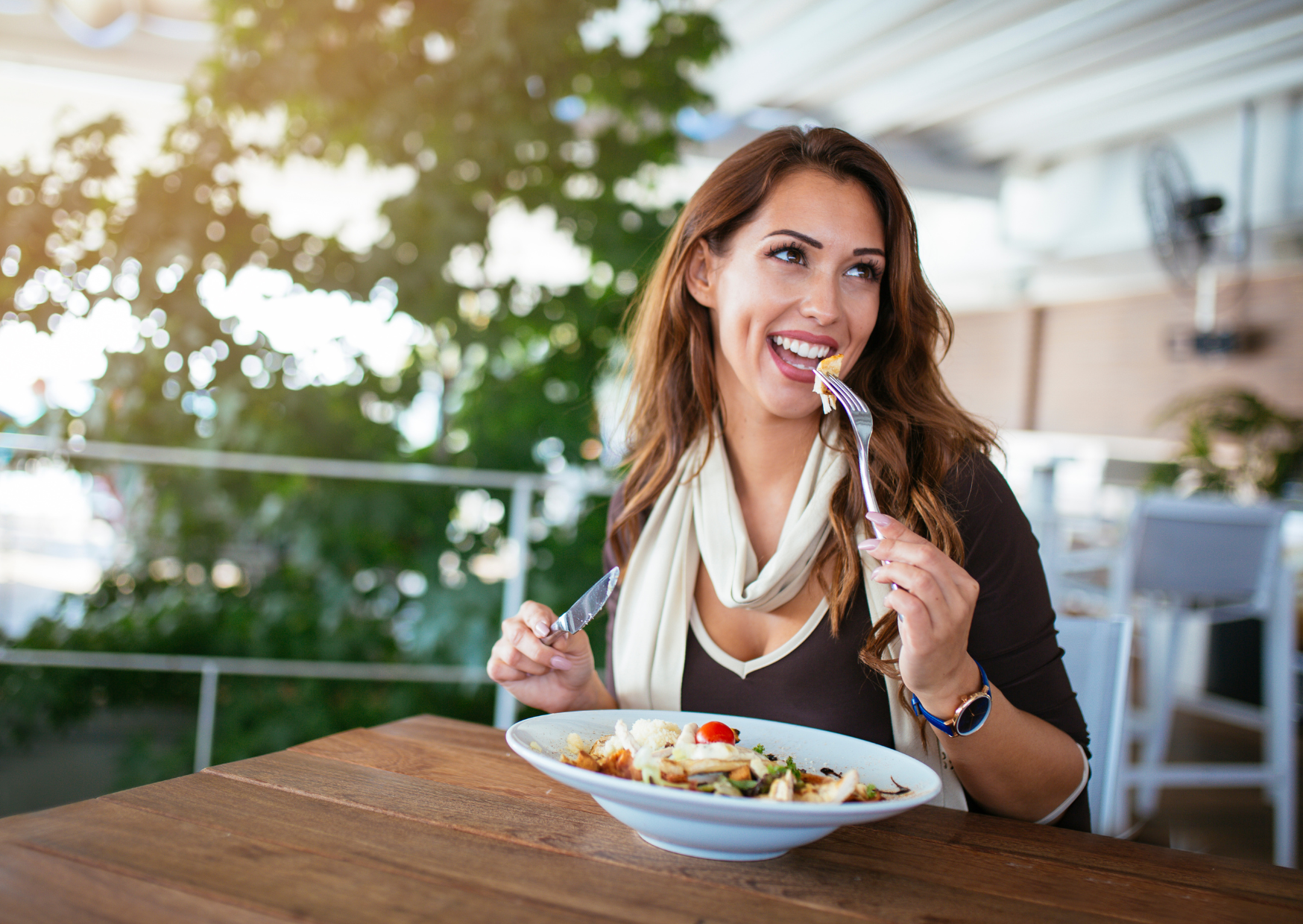 woman eating in Spain