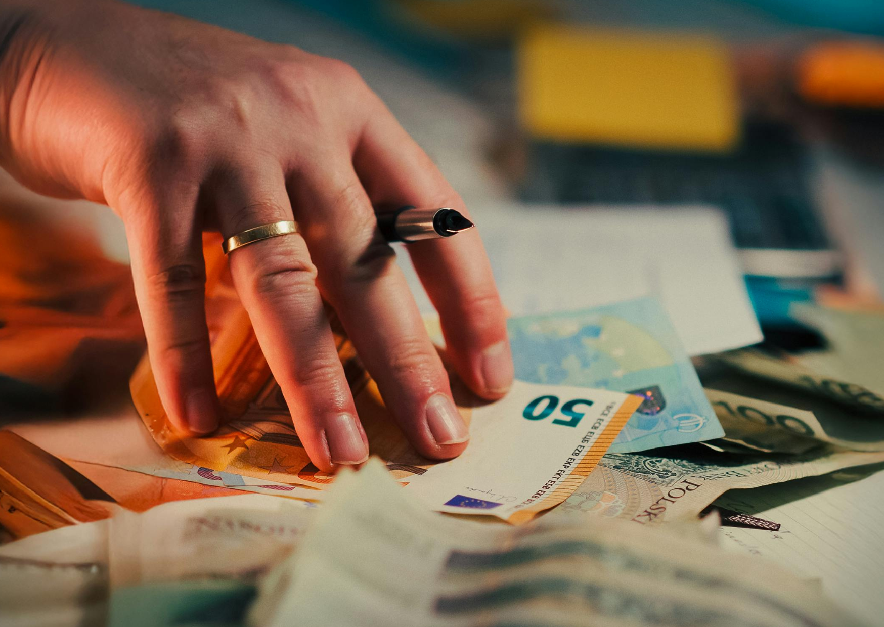 Why Europeans Pay Cash for Everything and Think American Credit Card Culture Is Insane 4 Europeans pay cash 3