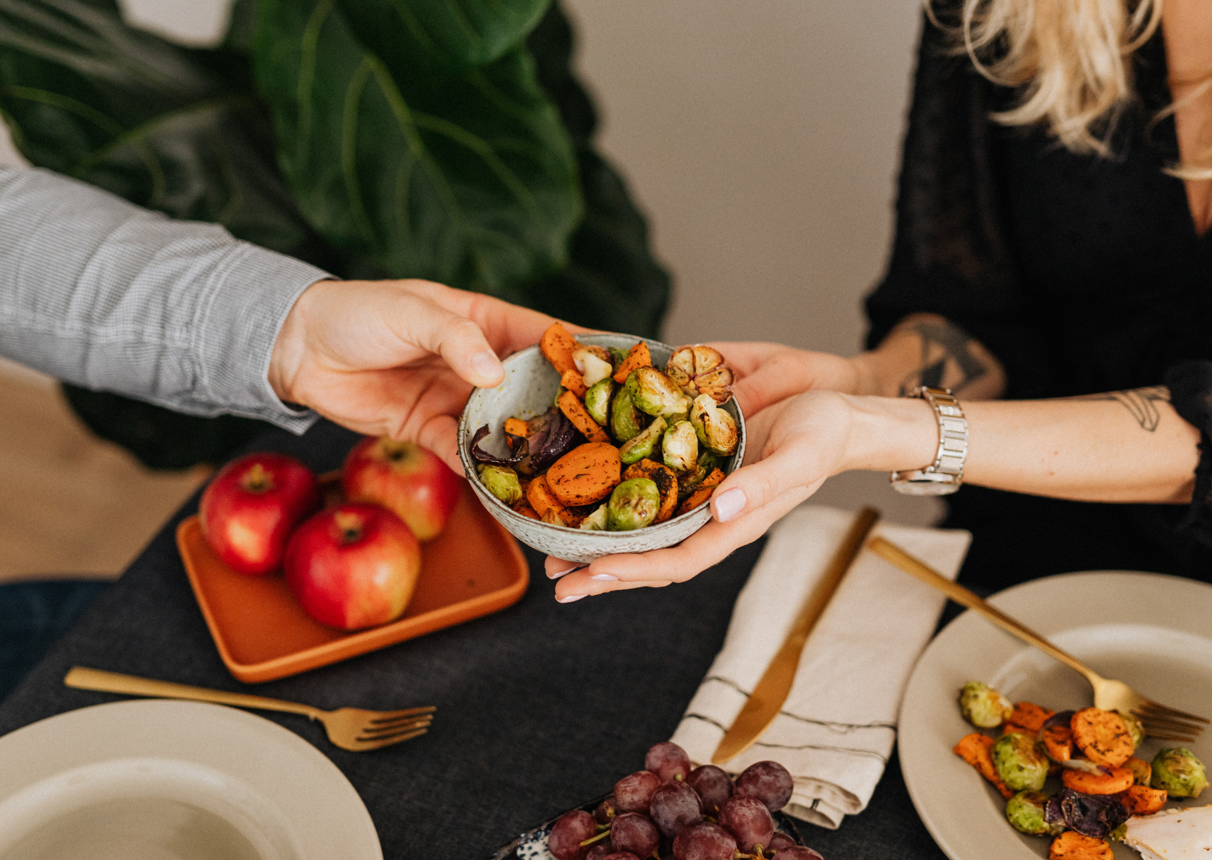 No American Christmas Foods for 30 Days, Family Lost Combined 52 Pounds 1 Spanish holidays 2