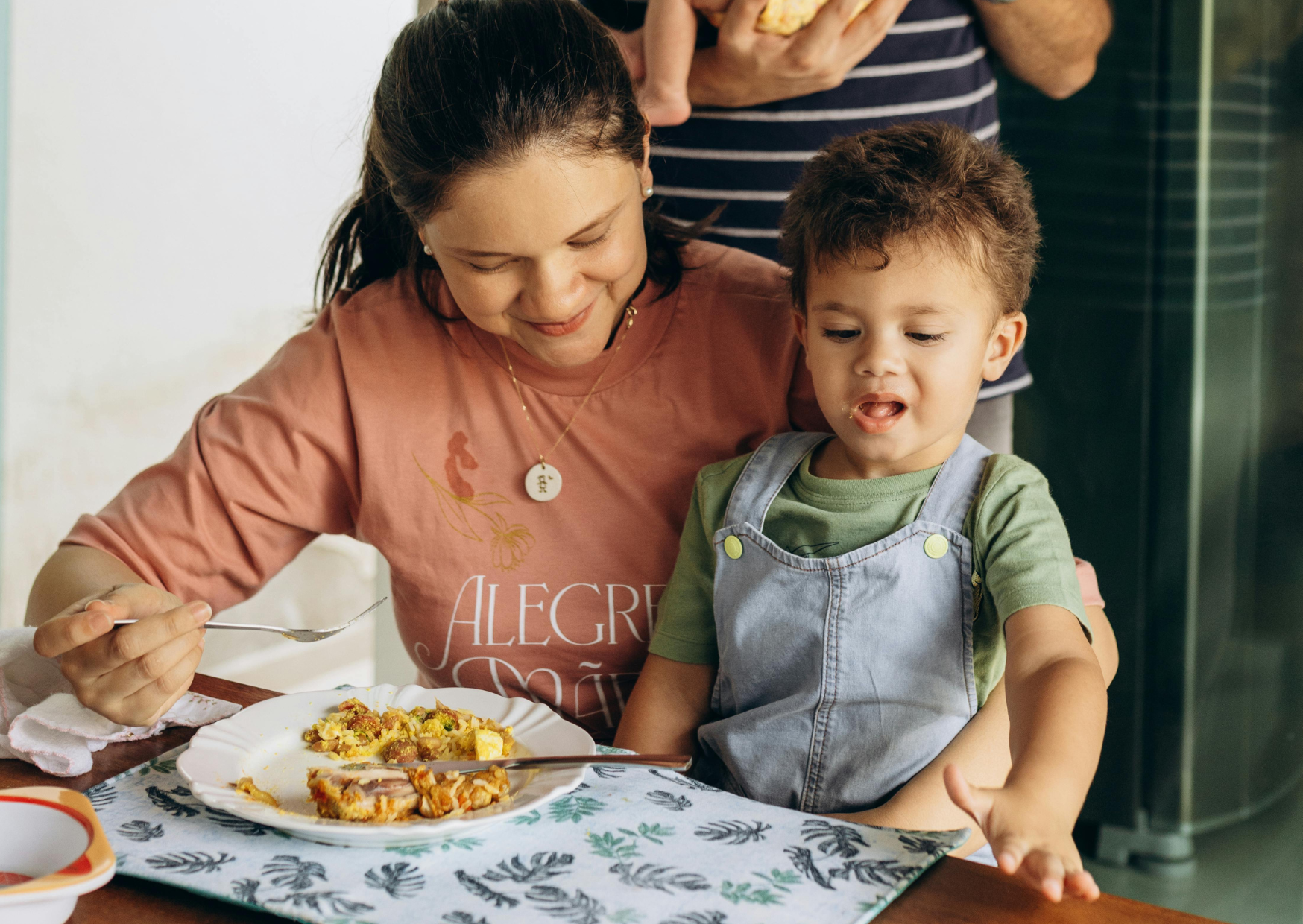 No American Christmas Foods for 30 Days, Family Lost Combined 52 Pounds 6 Spanish holidays 5