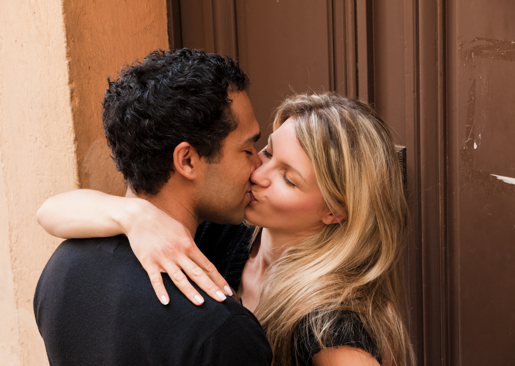 Why French Couples Never Discuss Money (And Have 3X More Savings) 4 french couples 4