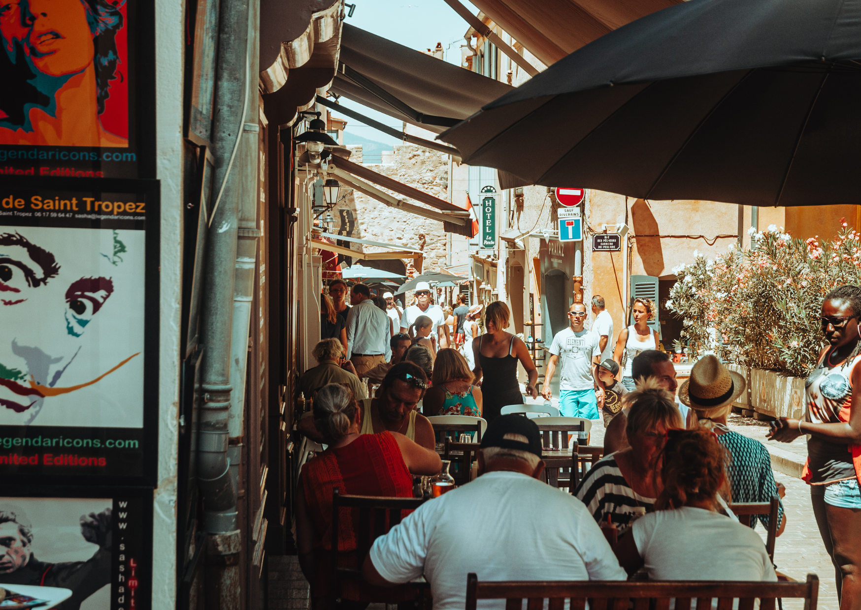 It’s Not the Language: This Is Why French People Keep Their Distance 5 french people 2