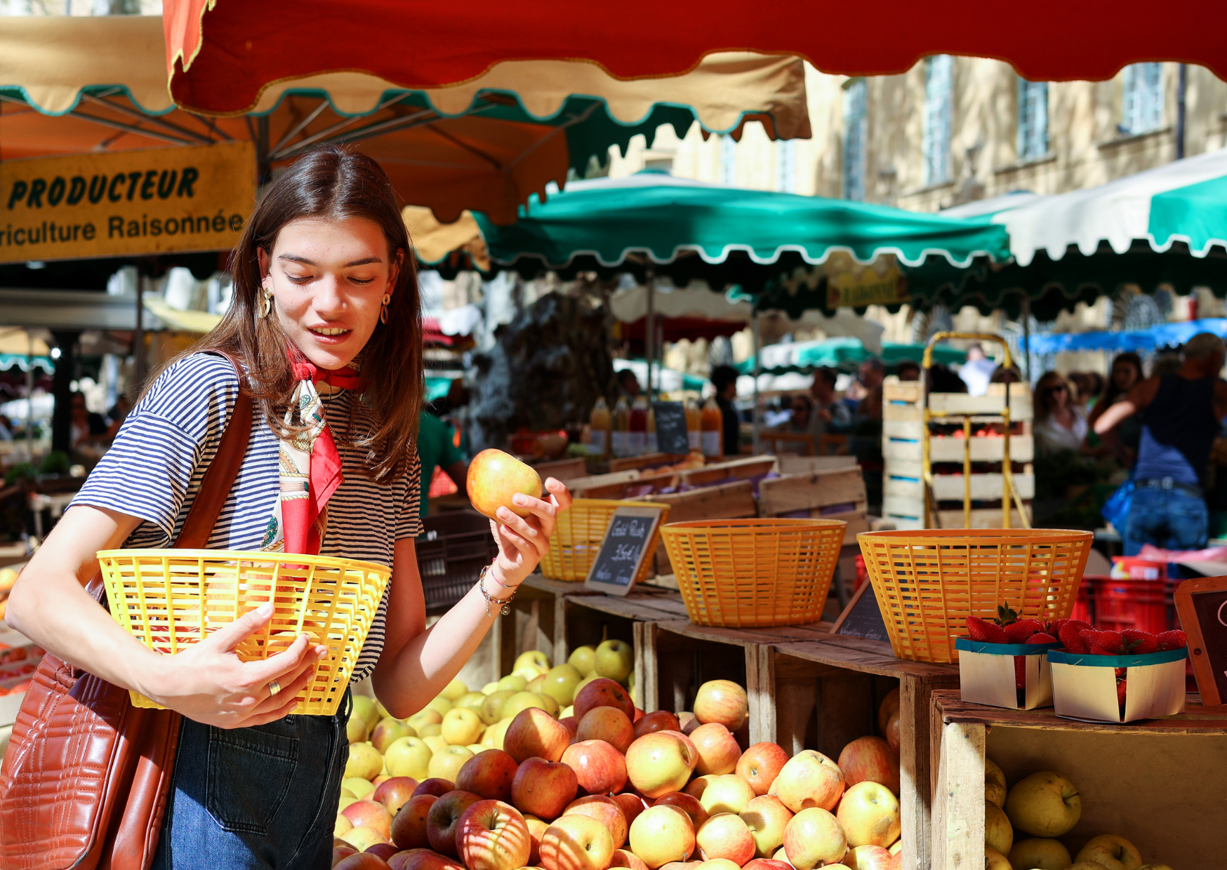 It’s Not the Language: This Is Why French People Keep Their Distance 2 french people 7