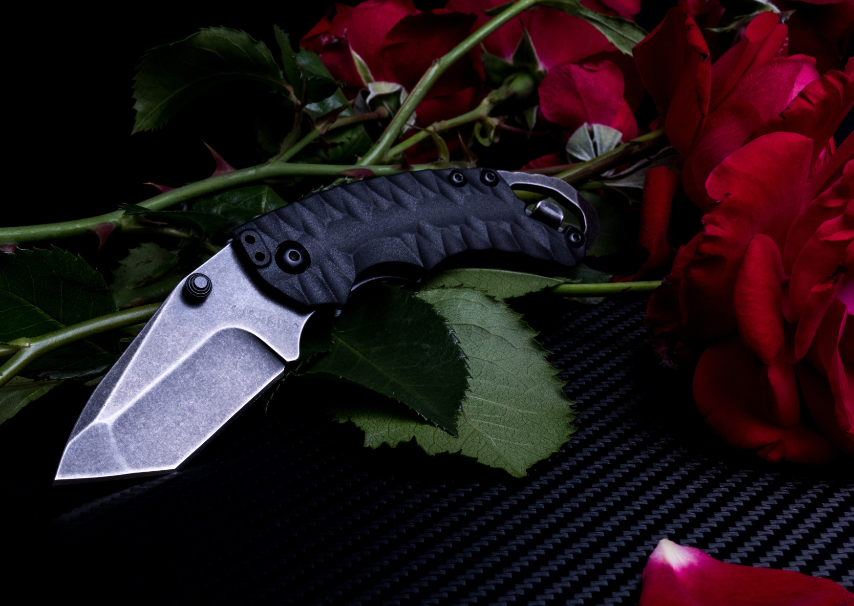 The Gift That Tells Germans You’re Breaking Up With Them 3 gifting a knife 2