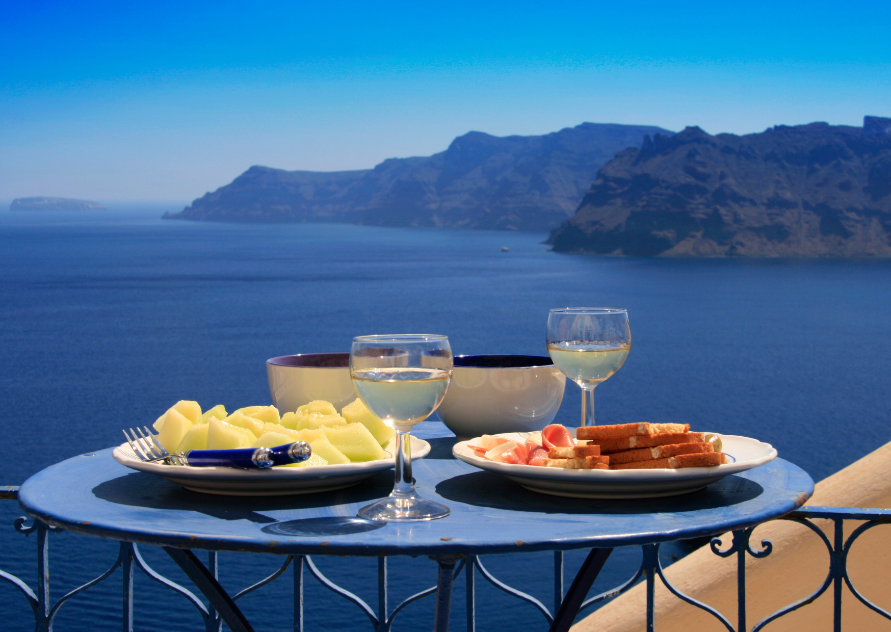 summer in Hamptons vs Greece 6