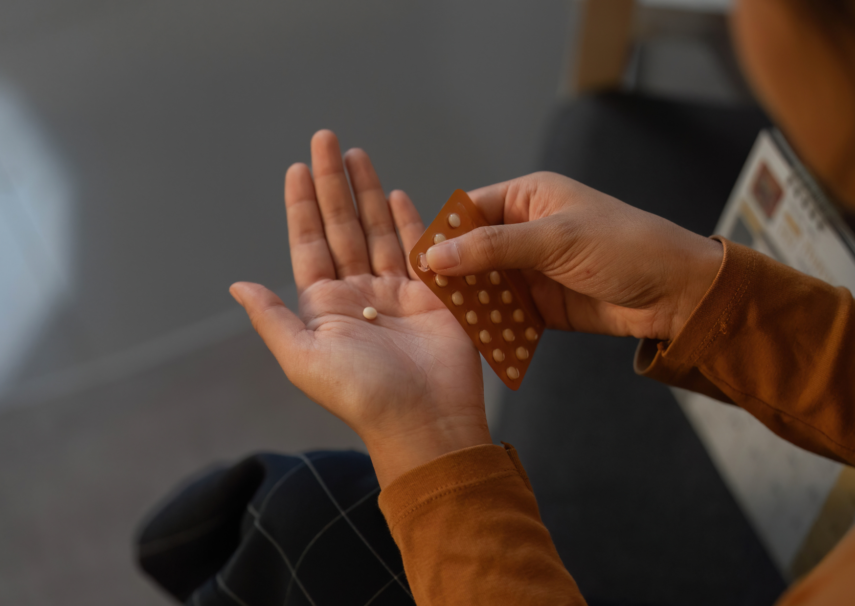 How French Pharmacists Cure American Anxiety Without Xanax and The €12 Method 6 takind medication 2