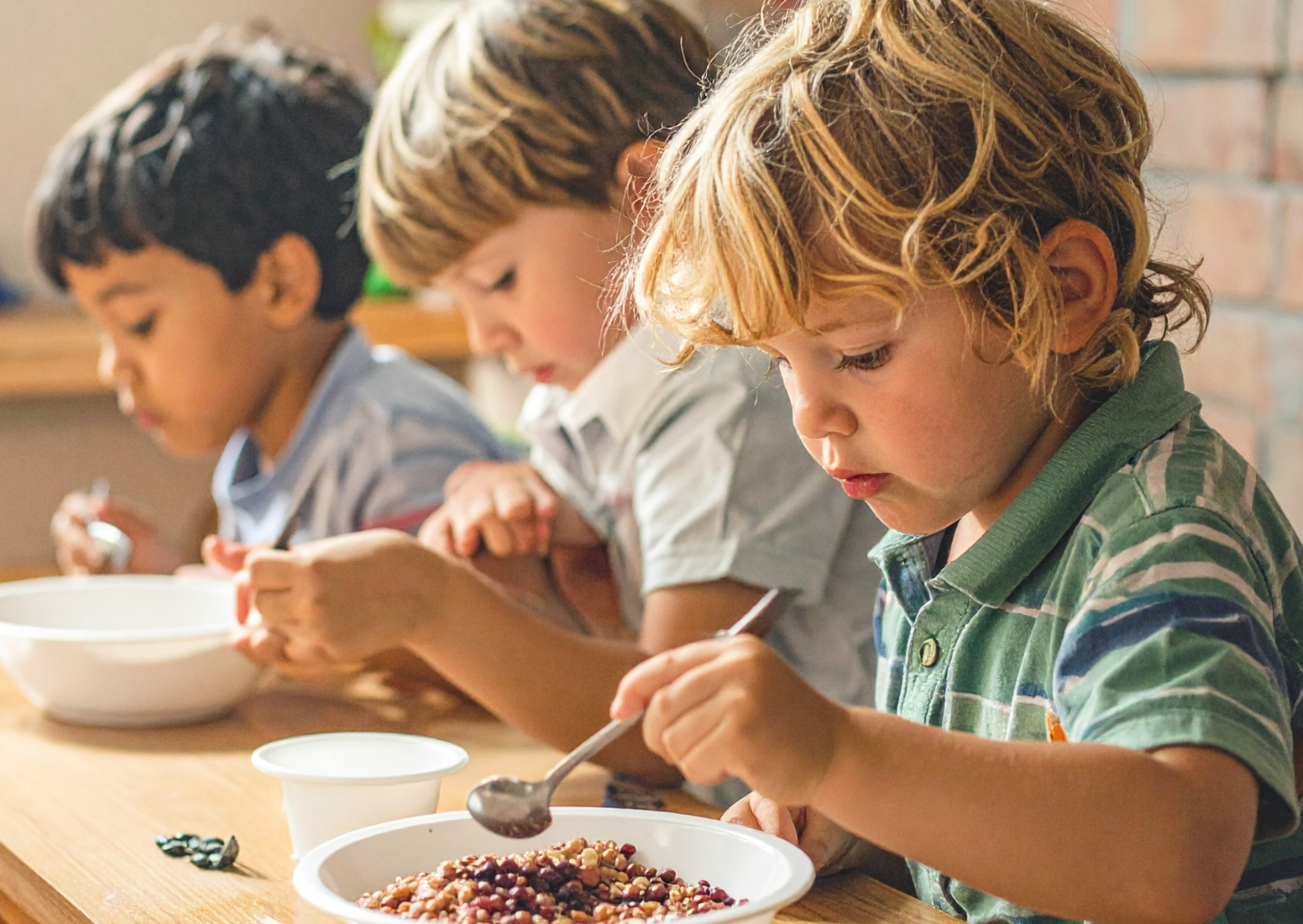 American breakfast cereals with kids 2