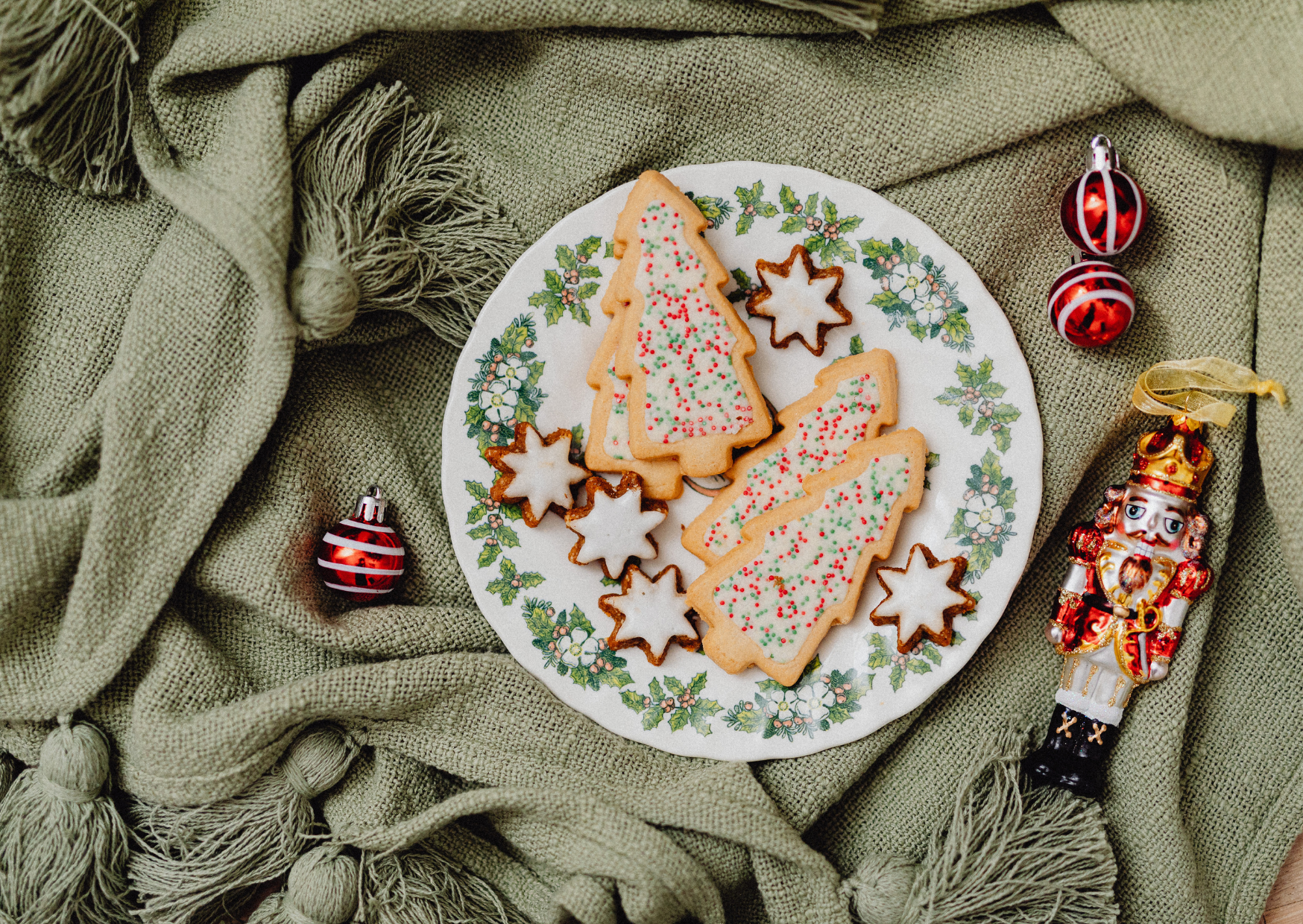 I Stopped Eating American Portions in December and Now En Route to Losing 15 Pounds and Feeling Better 6 Eating holiday food