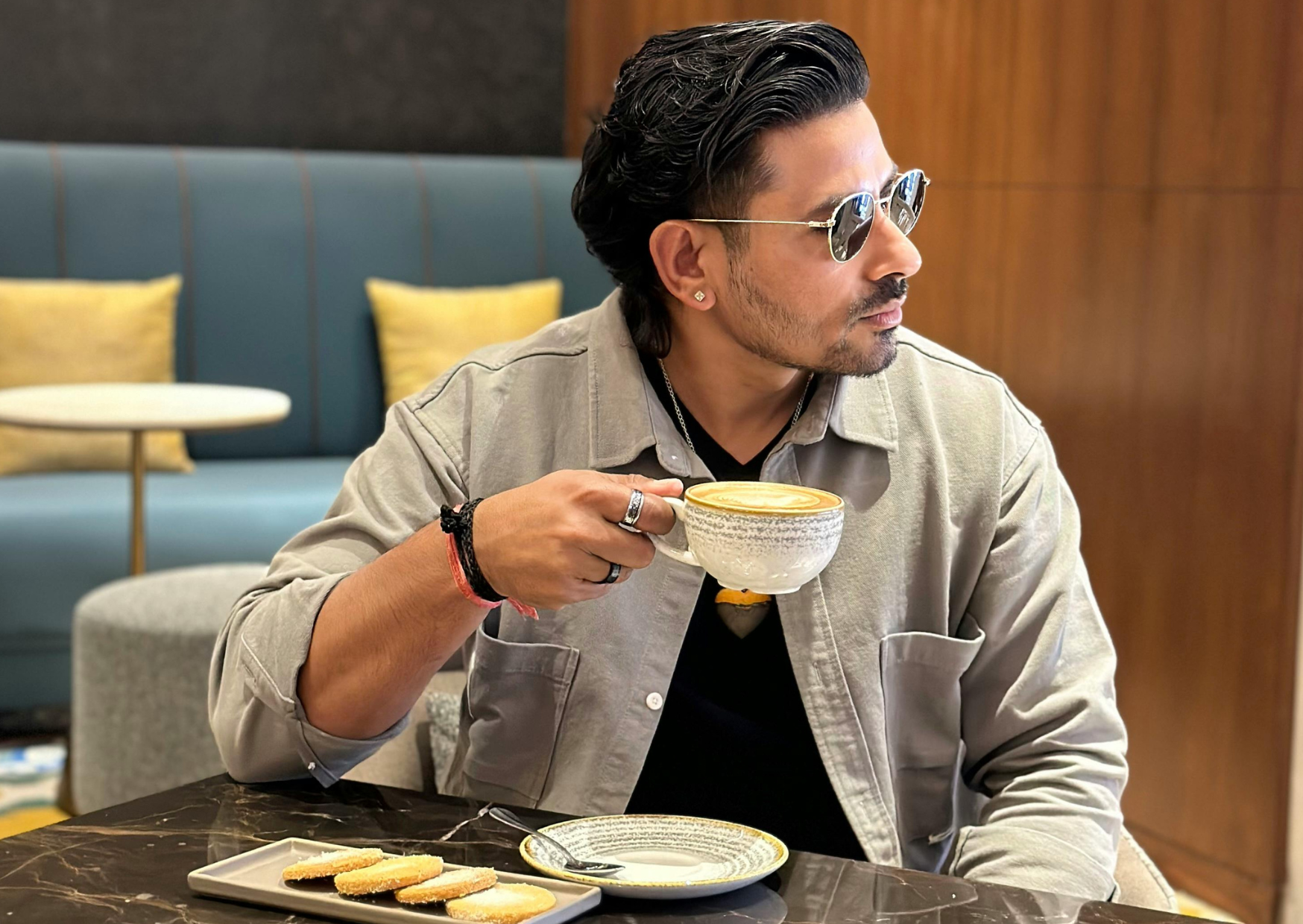 Italian drinking coffee 4