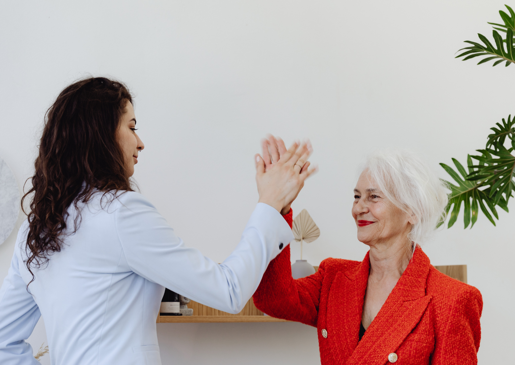 Why Italian Women Over 60 Have Better Skin Than Americans at 40, The Daily Ritual They Never Skip 6 Italian women over 60 6