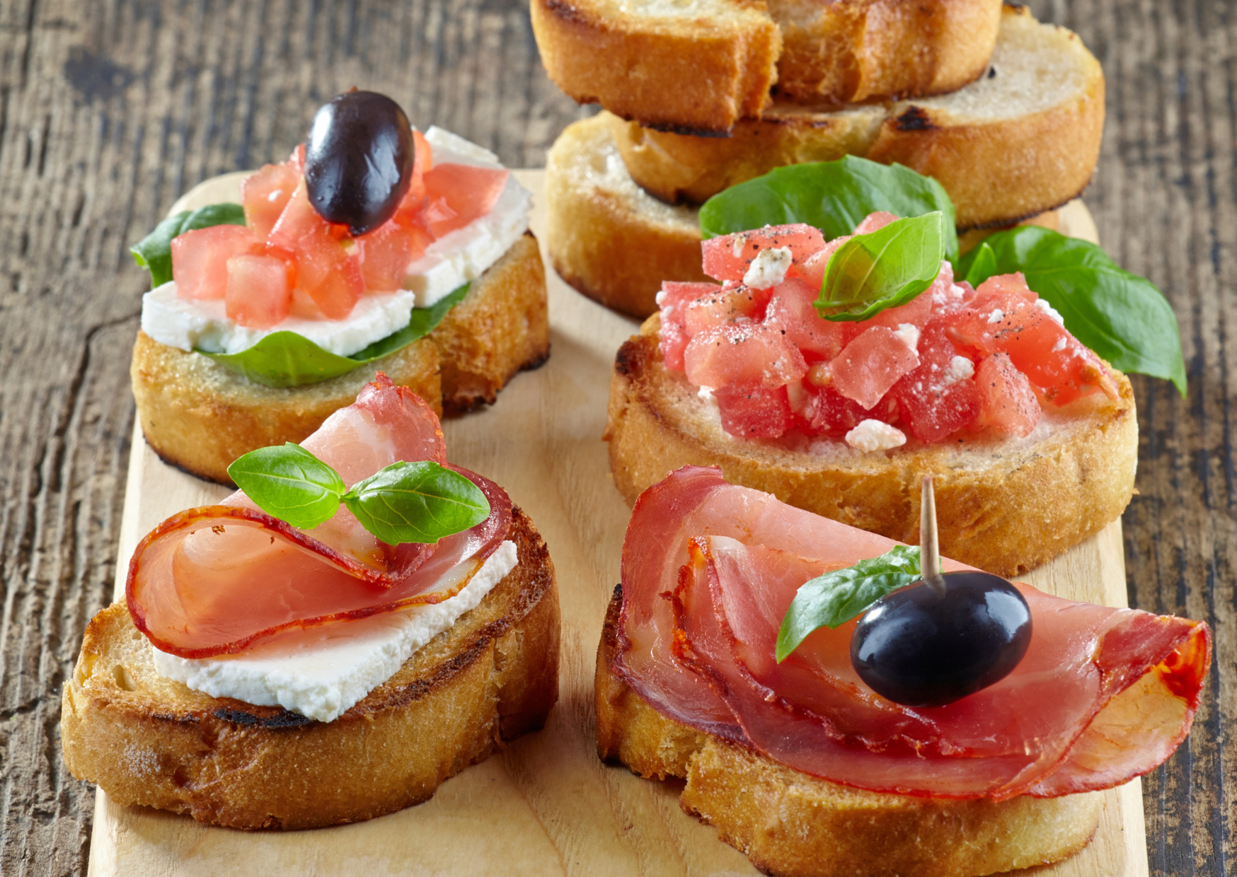 Spanish people eating breakfast