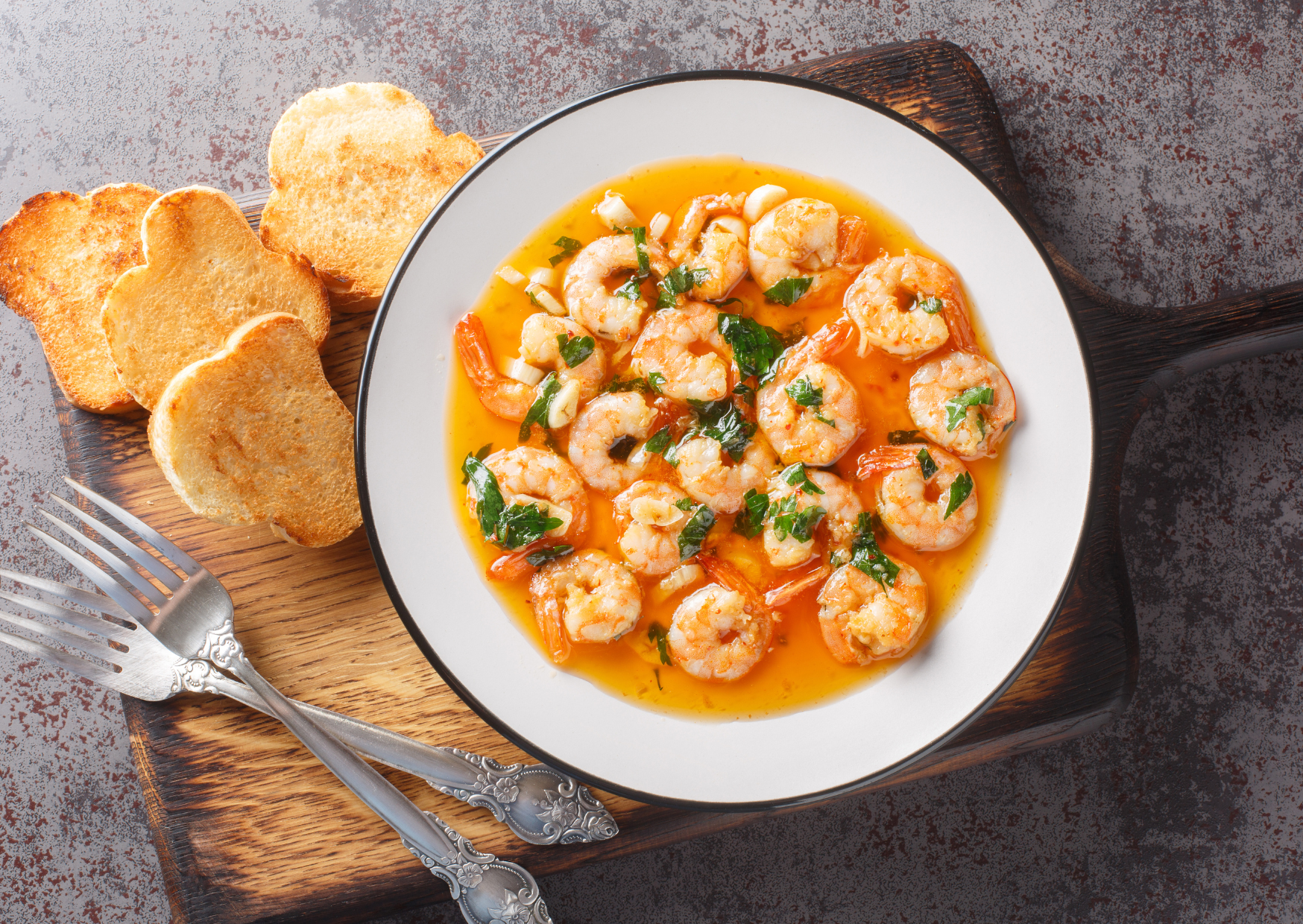 9 Spanish Tapas Recipes That Replace American Appetizers Without the Calorie Bomb 4 Tapas Gambas al Ajillo