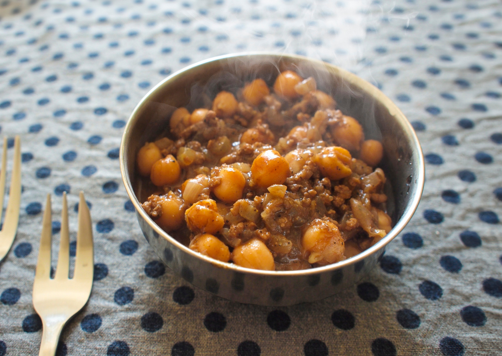 9 Spanish Tapas Recipes That Replace American Appetizers Without the Calorie Bomb 7 Tapas Garbanzos Alinados