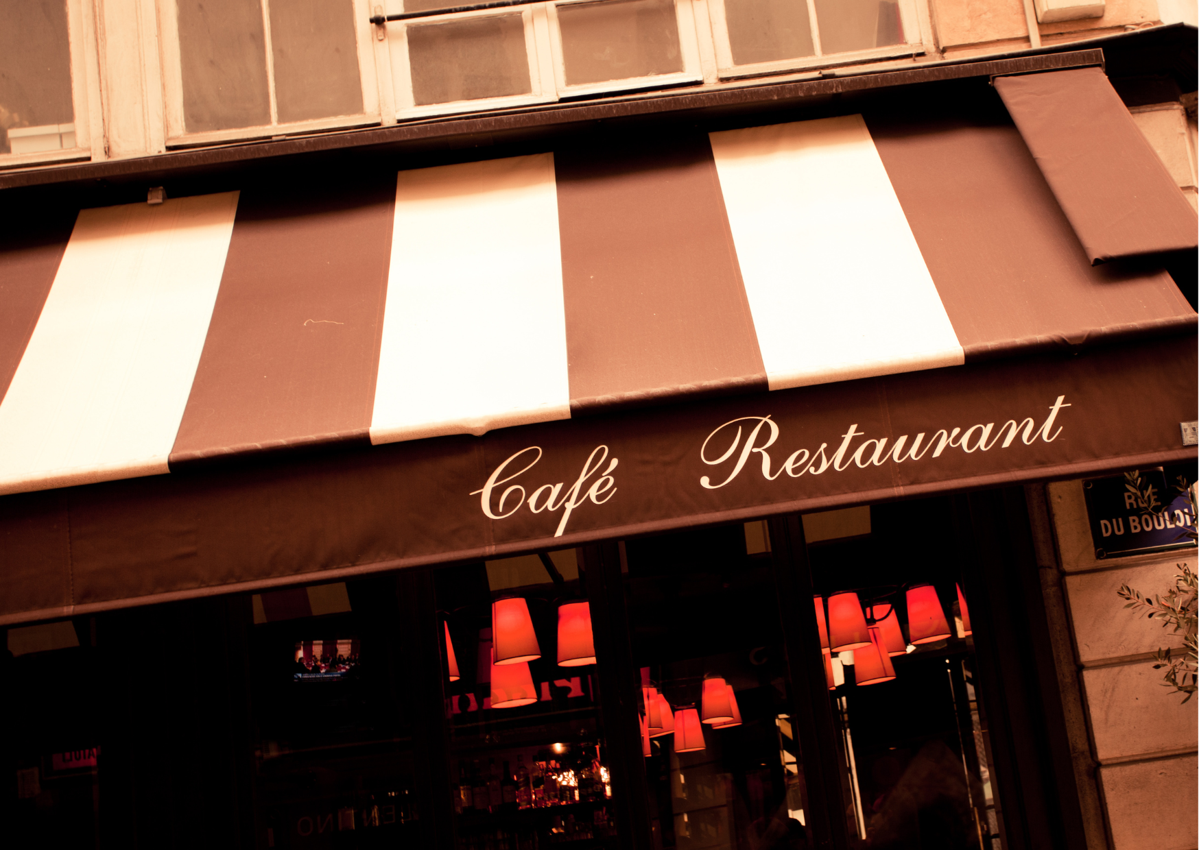 Why Midwesterners Have the Hardest Time in French Restaurants and The Politeness That Backfires 4 French Restaurant 2