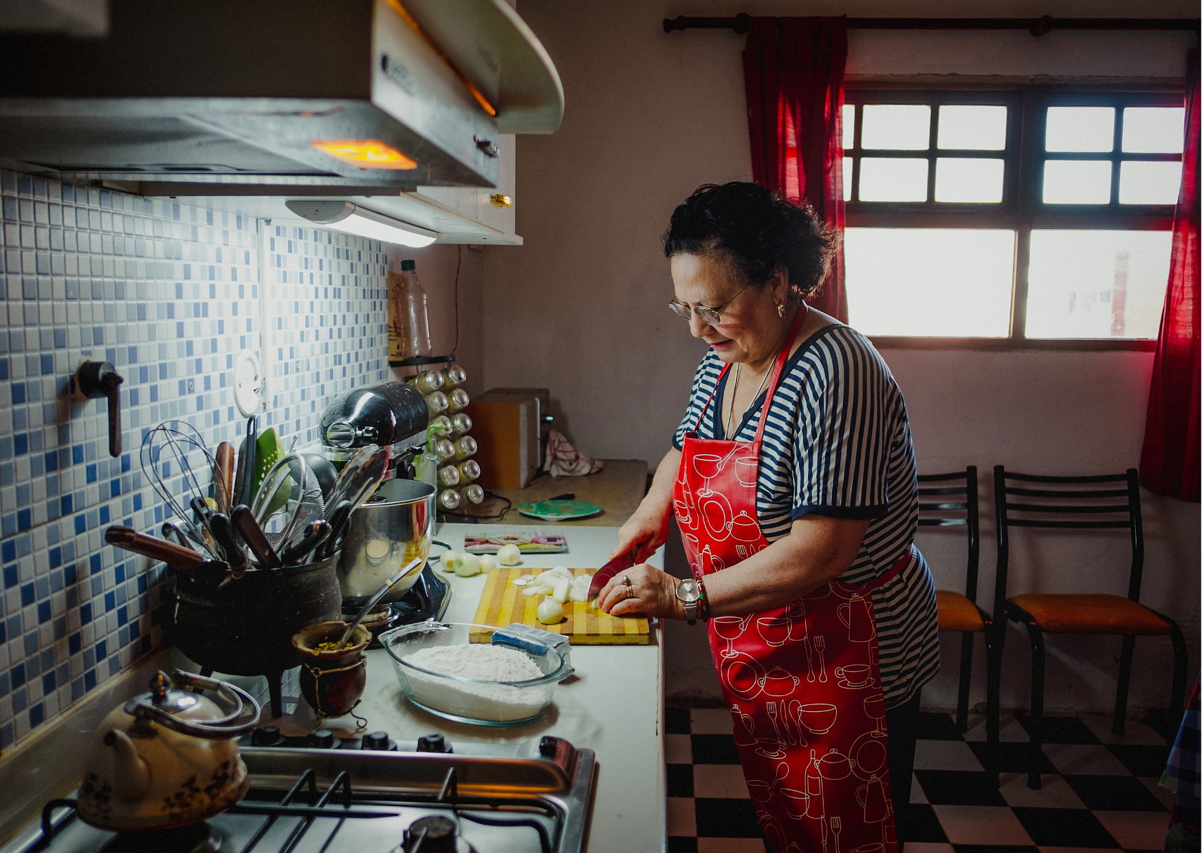 I Stopped Counting Calories and Started Cooking Like an Italian Grandmother, Down 11 Pounds Eating Pasta 6 Italian grandmother cooking pasta