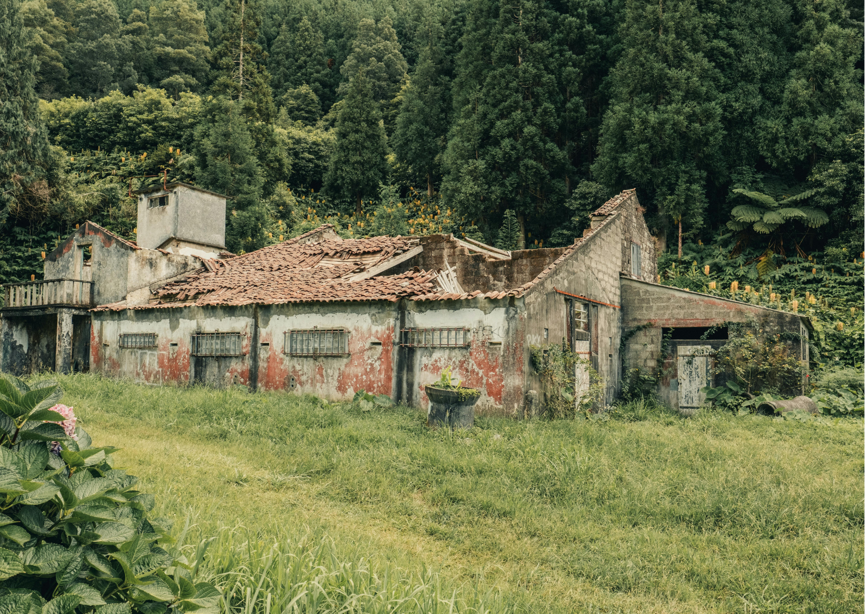 They Renovated a €40,000 Portuguese Farmhouse And The Final Cost: €156,000 1 Portugal 2
