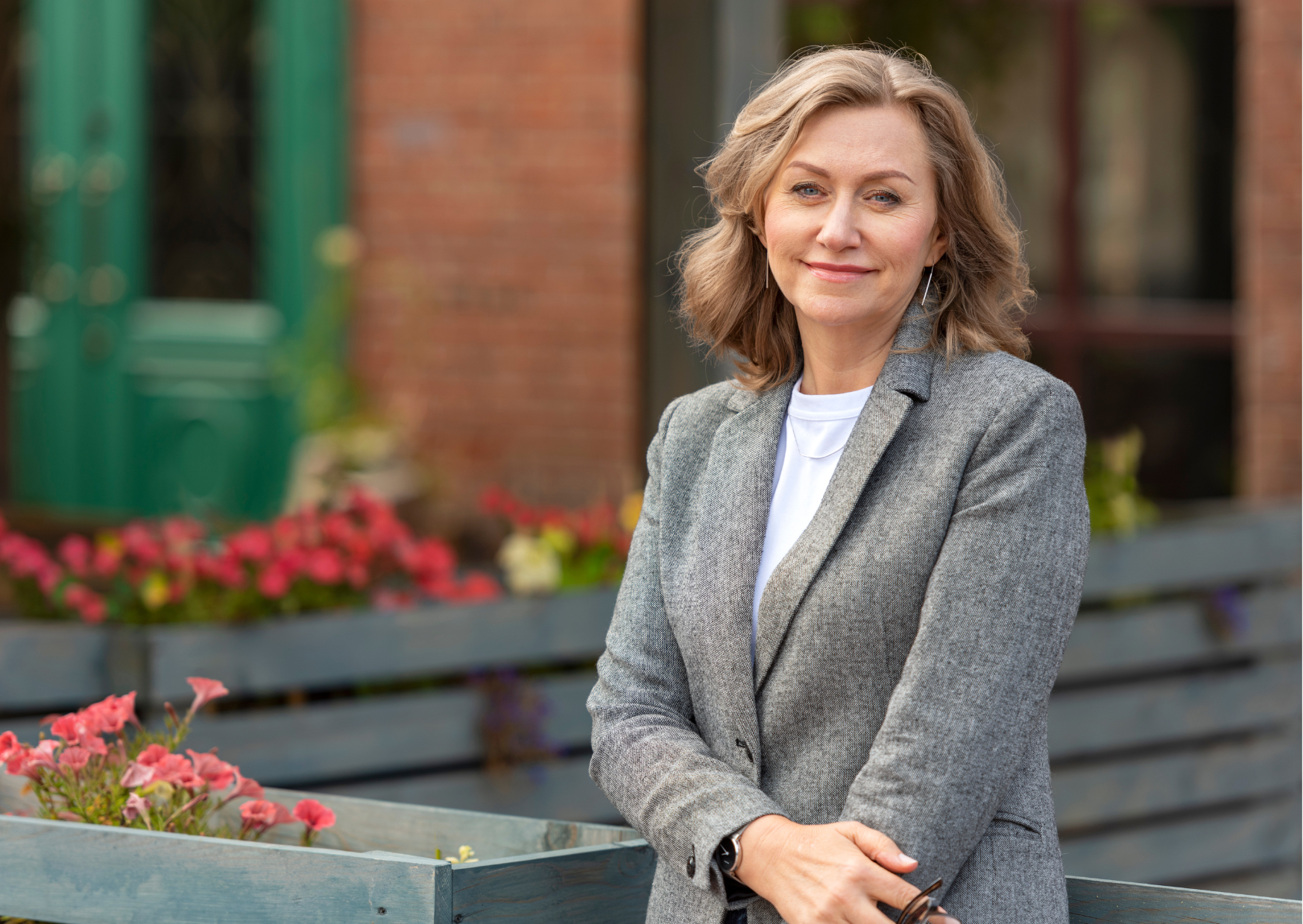 Why Single American Women Over 55 Thrive In Italy But Struggle in Spain 4 single woman 55 4