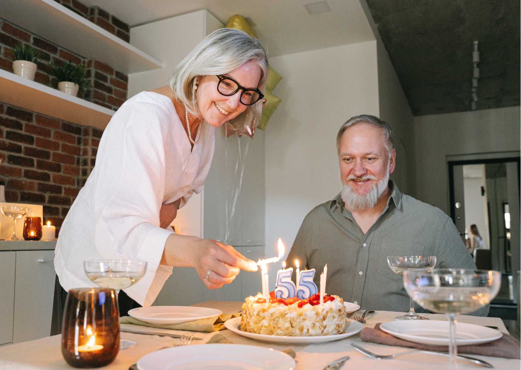 Why Single American Women Over 55 Thrive In Italy But Struggle in Spain 5 single woman 55