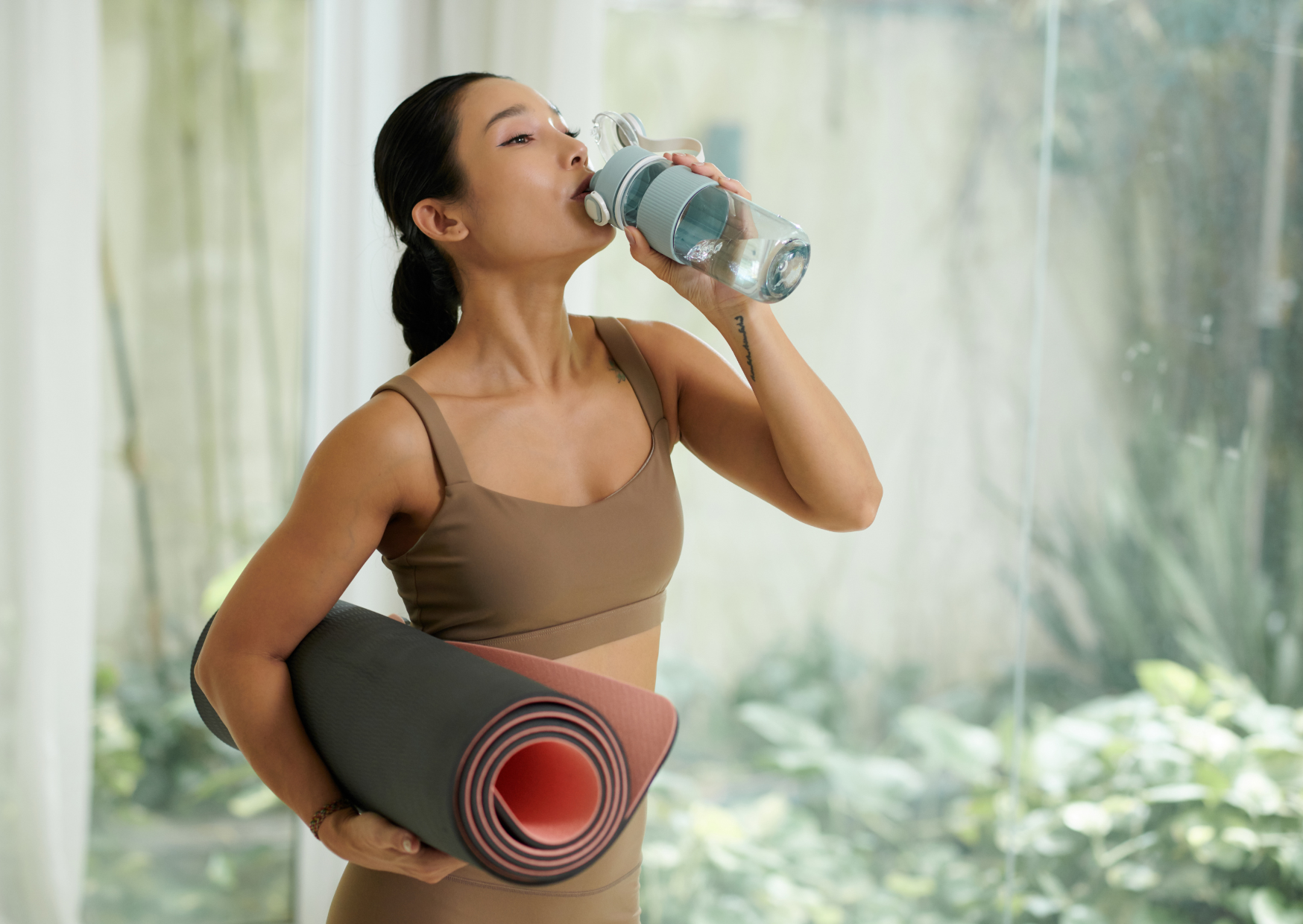 The European Water Habit I Tried for 30 Days: Skin Cleared Up 3 drinking water 4