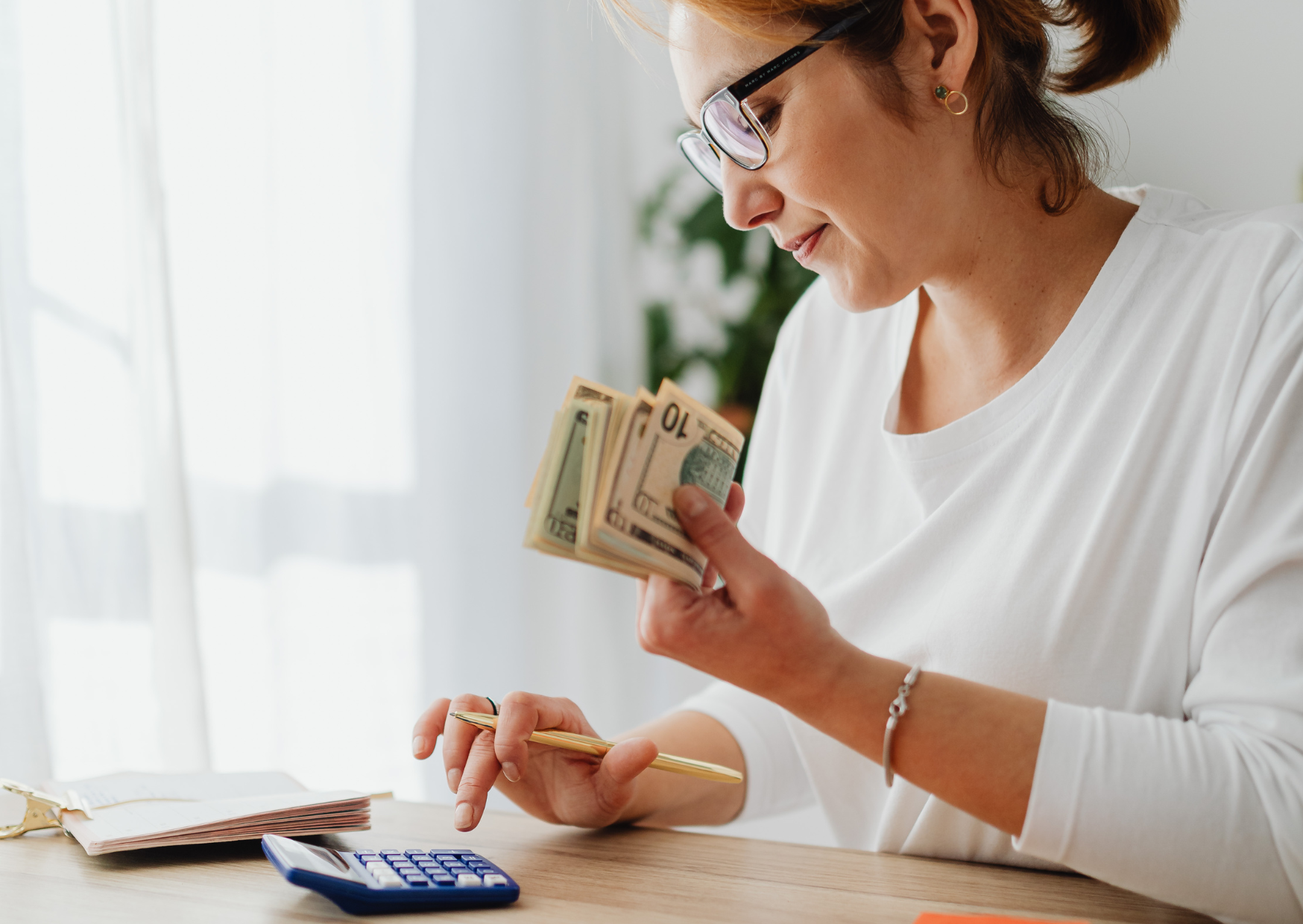 people spending. money 2